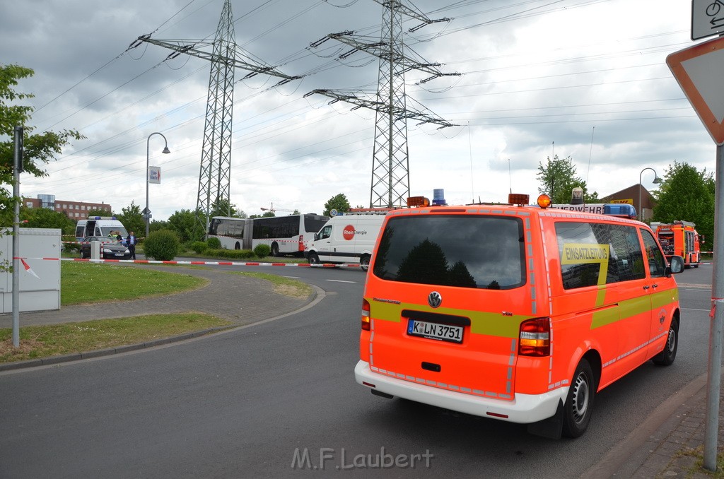 Schwerer Bus Unfall Koeln Porz Gremberghoven Neuenhofstr P306.JPG - Miklos Laubert